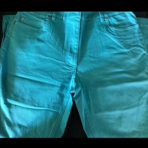 2 FOR $9 PECK & PECK COLLECTION CAPRI’S